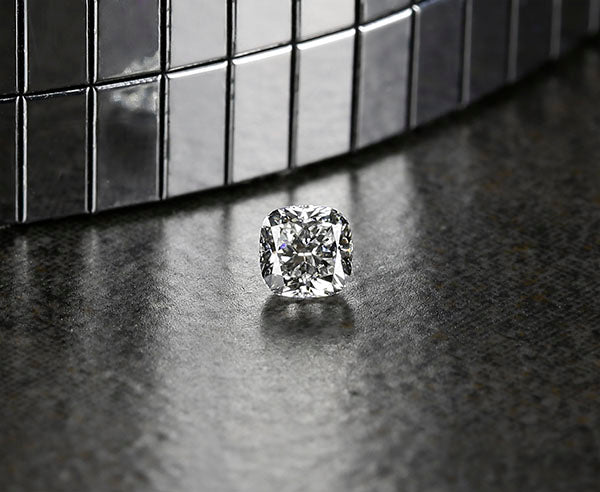 Diamant 0,32 Karat, feines Weiß (F), VS2, GIA Zertifikat