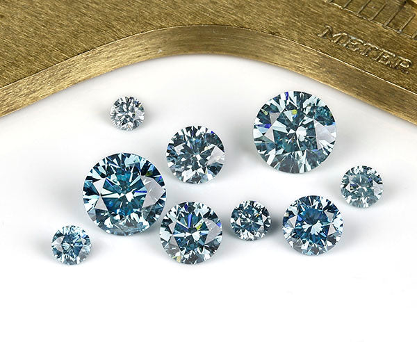 1 blauer Diamant Brillant (IceBlue) 0,01 Karat