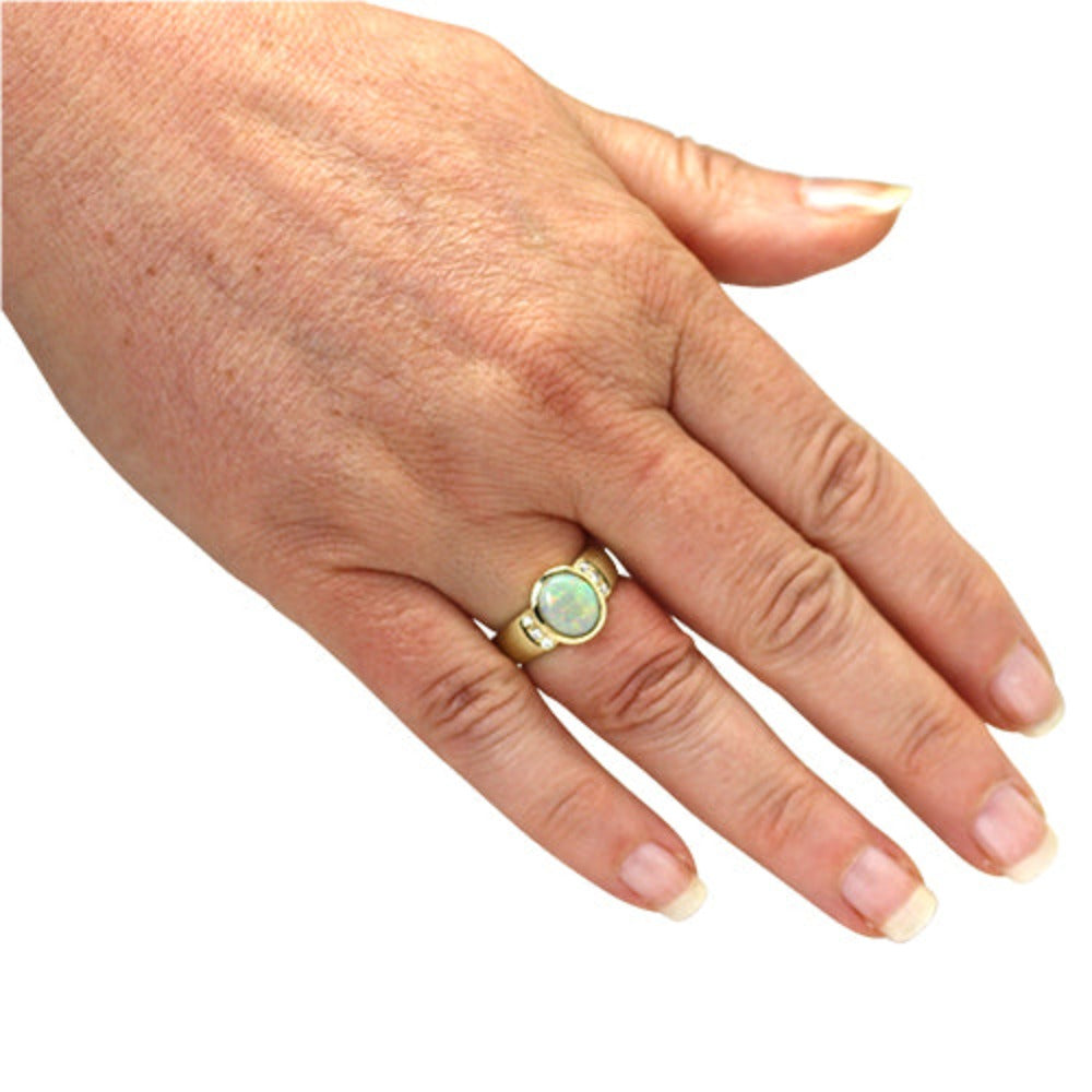 Opal Ring 1,56 ct. mit Diamanten (Gelbgold 585)