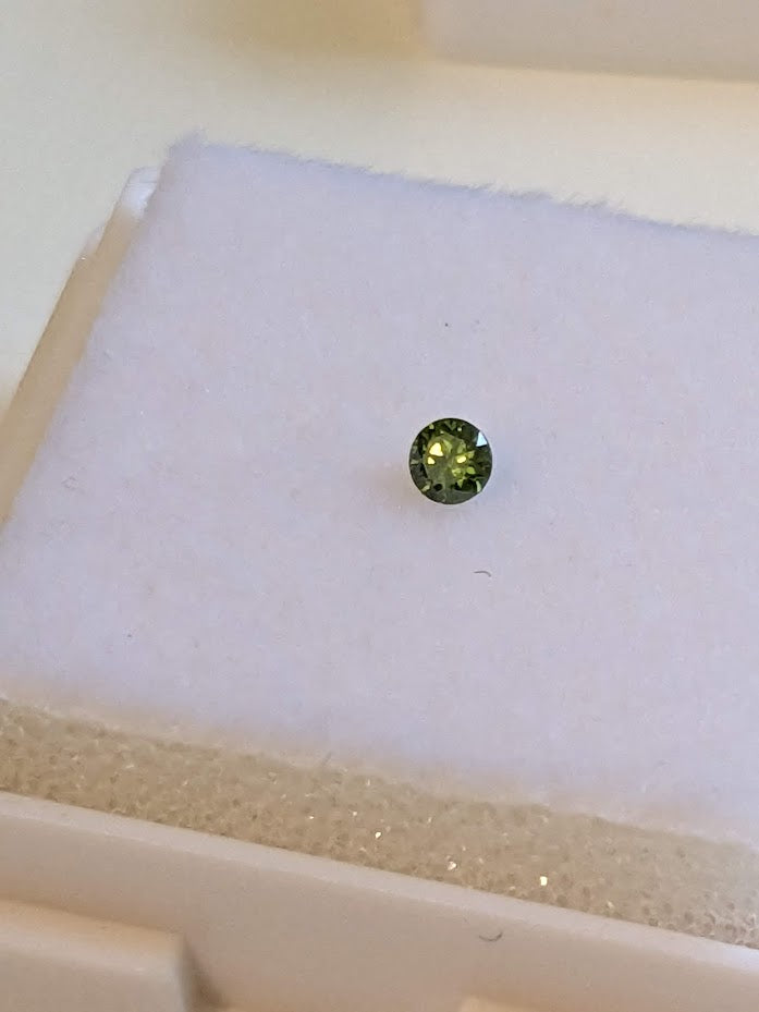 1 grüner Diamant Brillant (Forest Green) 0,1 Karat