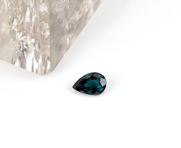 natürlicher Alexandrit mit Farbwechsel 6,6 x 4.5 mm