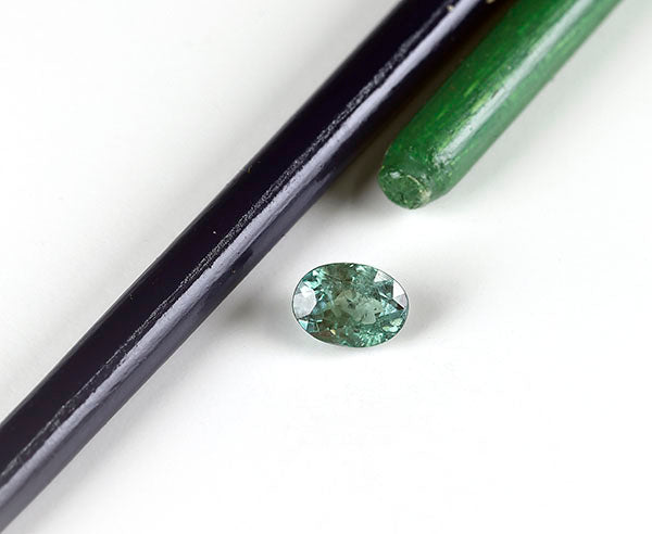 natürlicher Alexandrit mit Farbwechsel 5,1 x4,1 mm