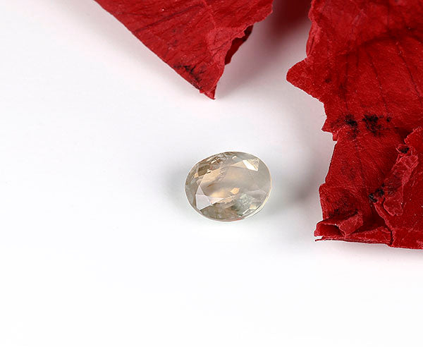natürlicher Alexandrit mit Farbwechsel 7,5 x 6,0 mm