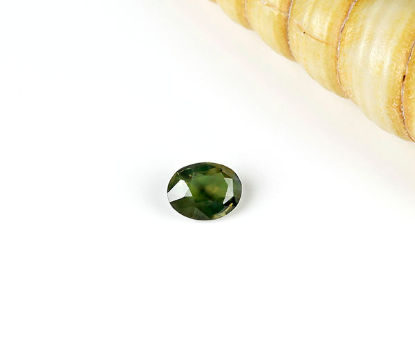natürlicher Alexandrit mit Farbwechsel 5,39 x 4,26 mm AIGS Expertise