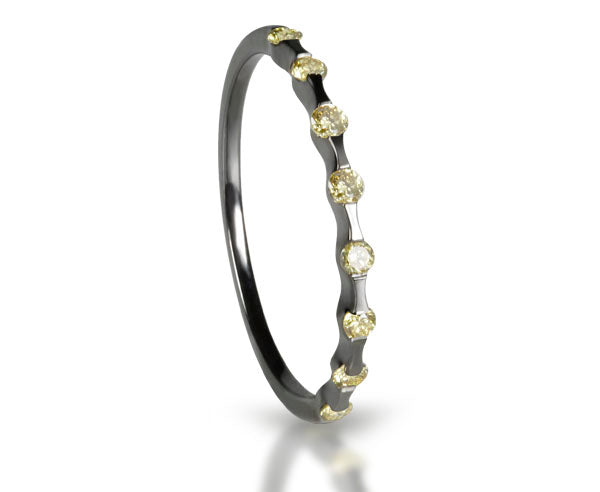 Goldring mit 8 gelben Diamant Brillanten (geschwärztes Weißgold 750)