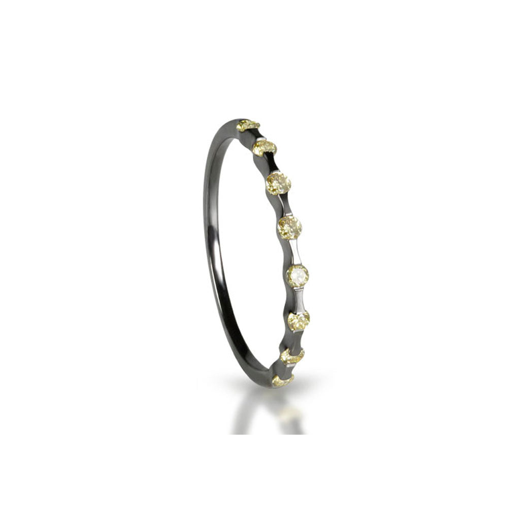 Goldring mit 8 gelben Diamant Brillanten (geschwärztes Weißgold 750)