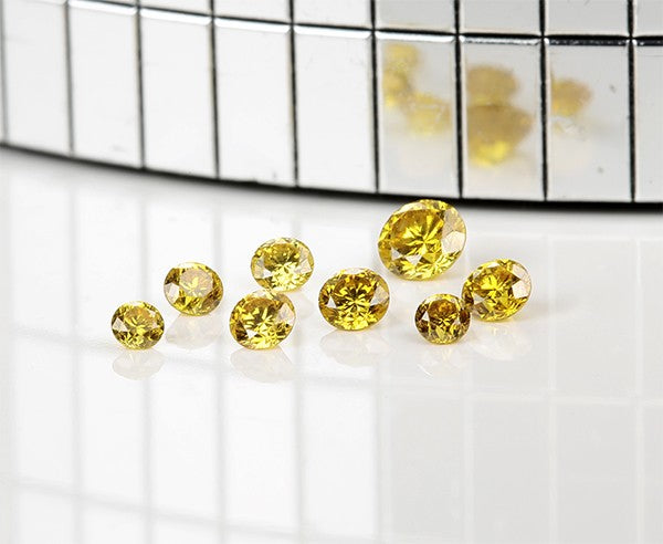 1 gelber (Canary) Diamant Brillant 0,04 Karat