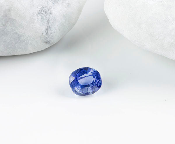 blauer Saphir 5,8 x 5 mm unbehandelt
